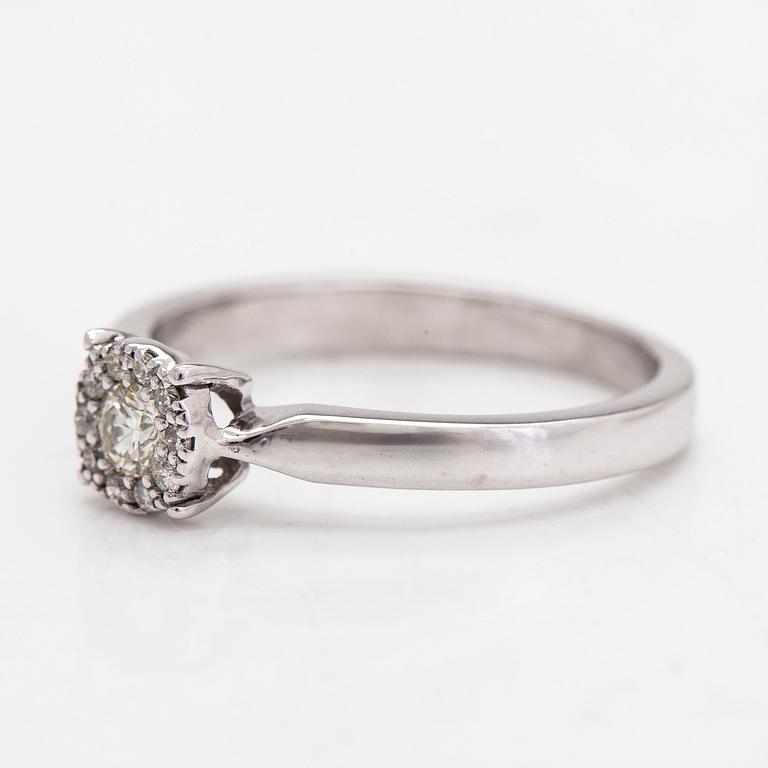 Ring, 14K vitguld, diamanter totalt ca 0.15 ct enligt gravyr.