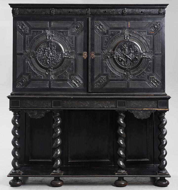 Det Bondeska Skåpet, sannolikt Paris, 1600- samt 1800-tal, Louis XIV och Louis XIV-stil.