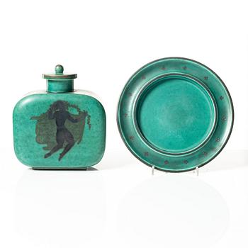 Wilhelm Kåge, an 'Argenta' lidded vase and a plate, Gustavsberg.