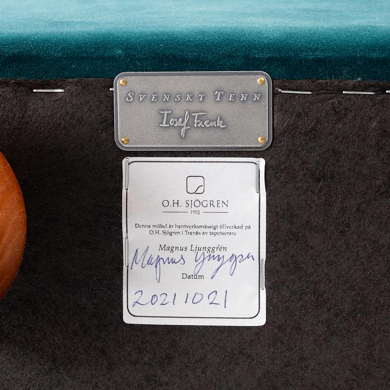 Josef Frank, a model 3031 sofa, Firma Svenskt Tenn, AB O.H: Sjögren, 2021.