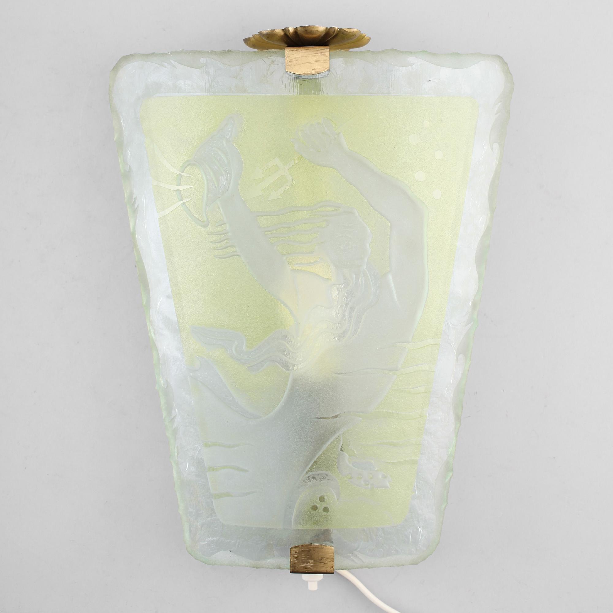 VÄGGLAMPETT, glas, 1900-talets första hälft.