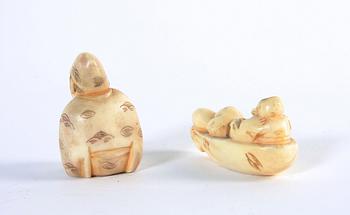NETSUKE, 2 st, ben, Japan.