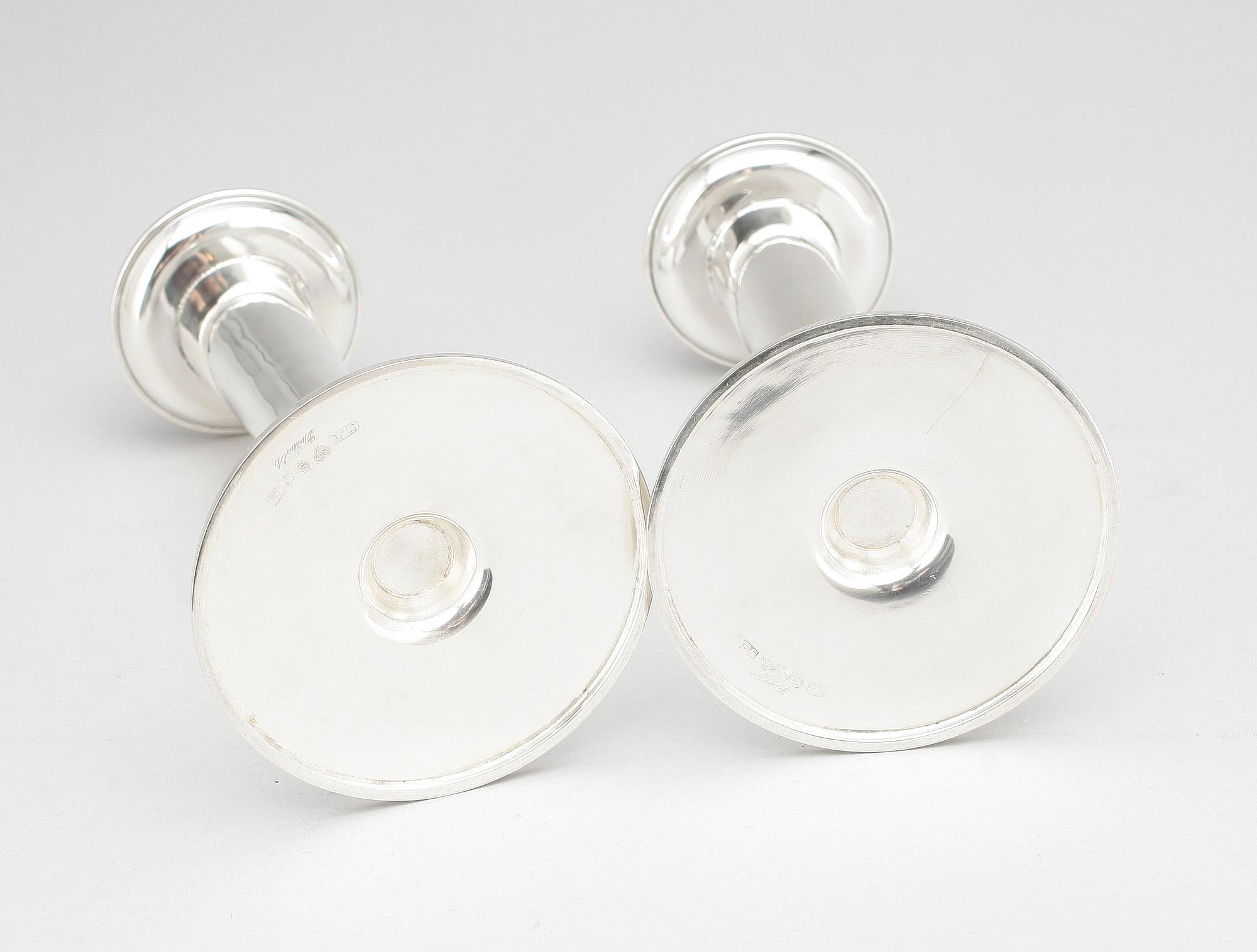 LJUSSTAKAR, ett par, silver, Per Sköld för CF Carlman, Stockholm, 1956. Tot vikt ca 484g.