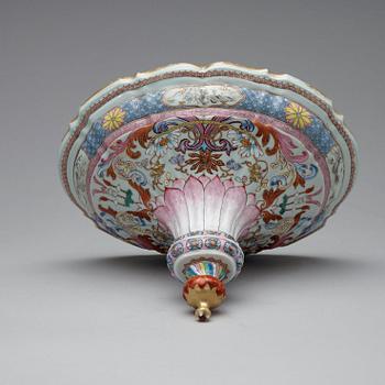 A rare large, finely painted tureen with cover and stand, Qing dynasty, Qianlong (1736-95).