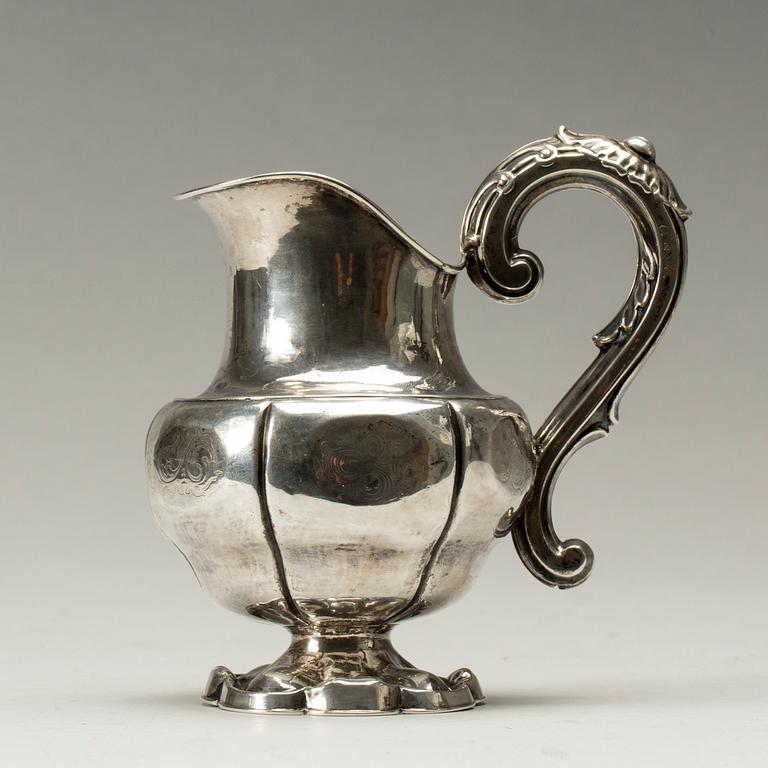 MJÖLKKANNA, silver, nyrokoko, Bror Eric Skogsborg, Eskilstuna. 1861. Vikt ca 150 g.