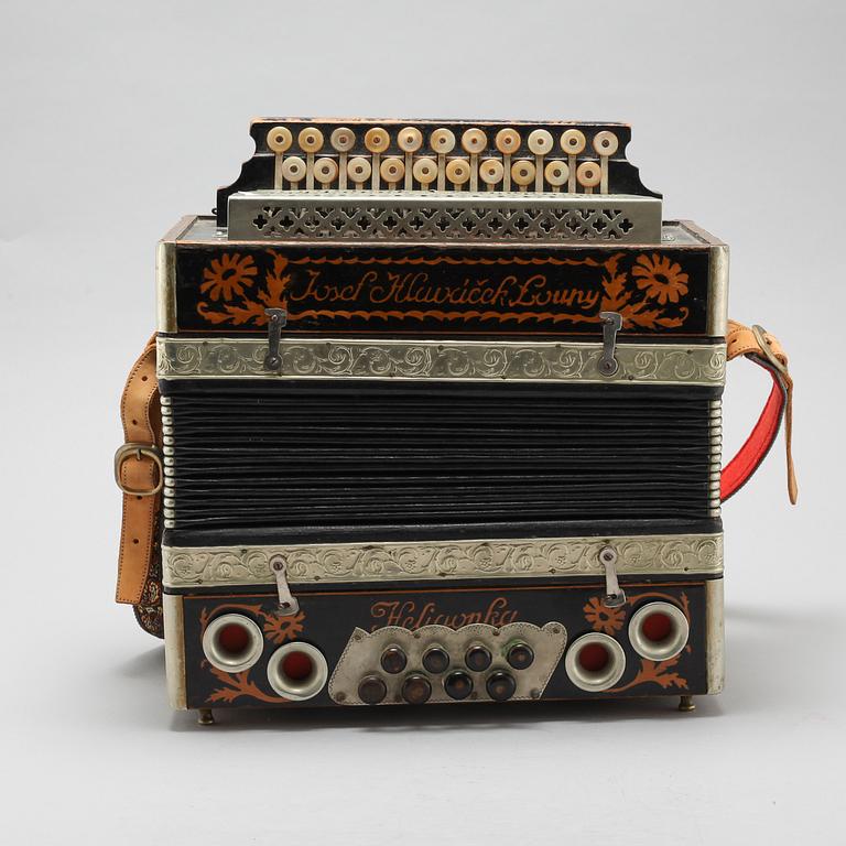 A 20th century accordion by Josef Hlaváček Louny. - Bukowskis