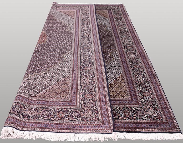 Tabriz part silk s.k 50 Radj, ca 355 x 247 cm.