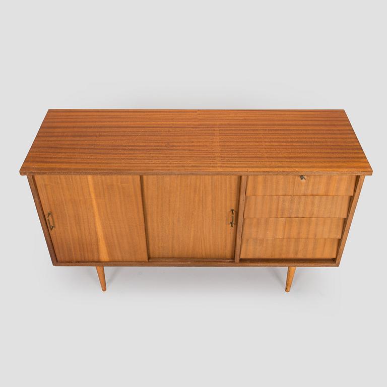Skänk / sideboard, 1900-talets mitt.