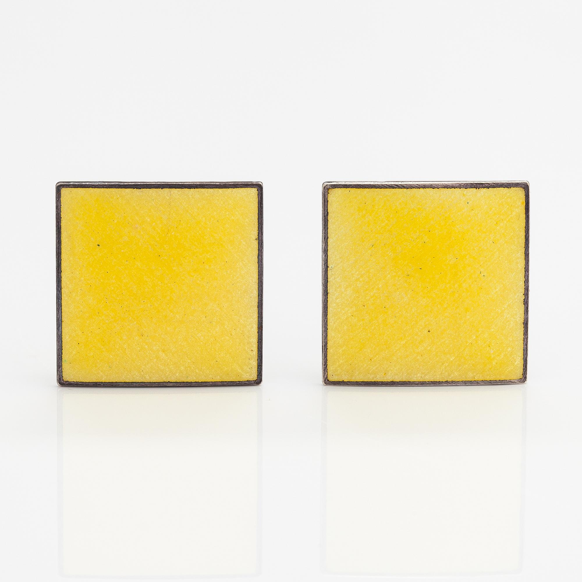 Pekka Piekäinen, A pair of sterling silver earrings with enamel. Auran Kultaseppä, Turku.