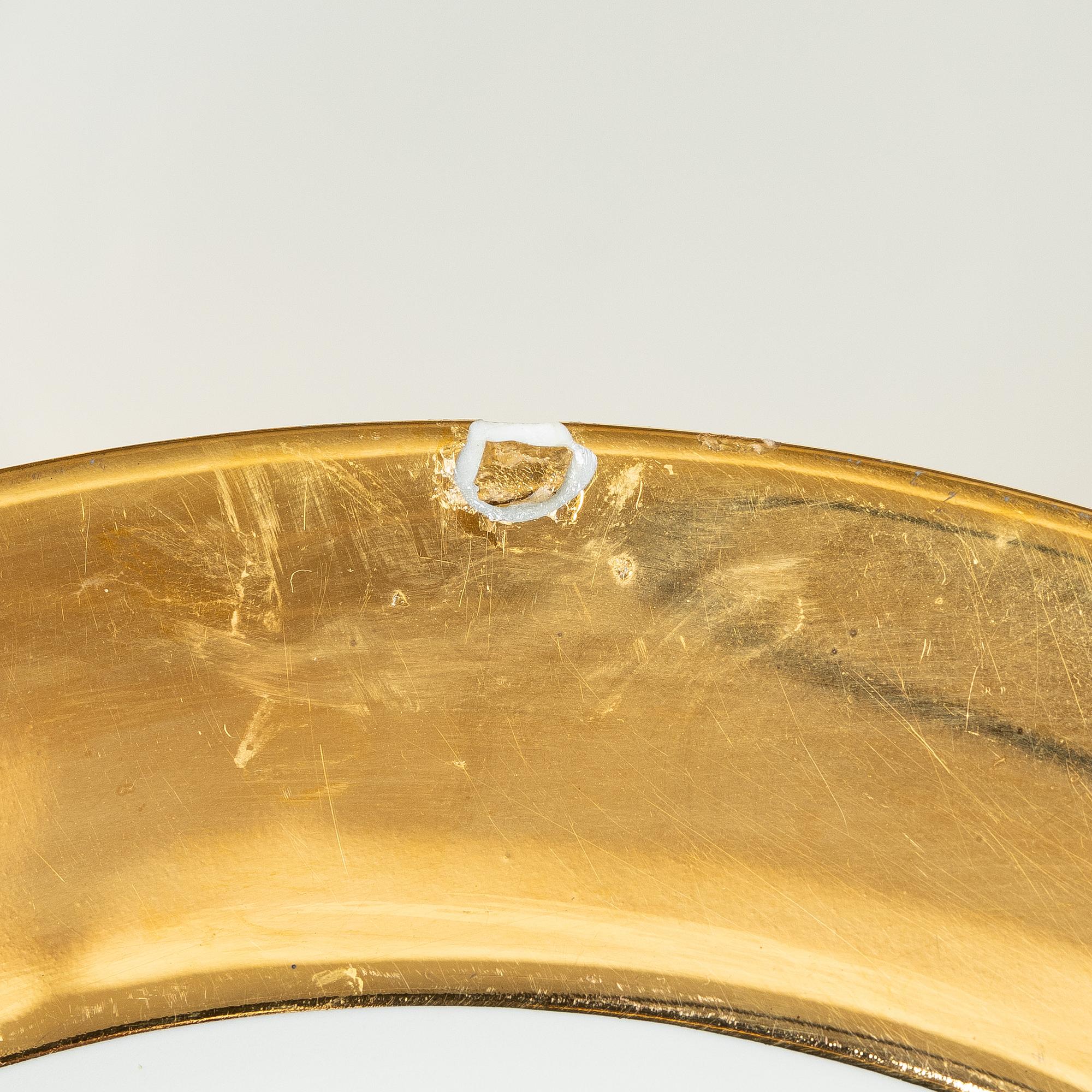 Service pieces, 91 pcs, mostly Porcelain de Paris.