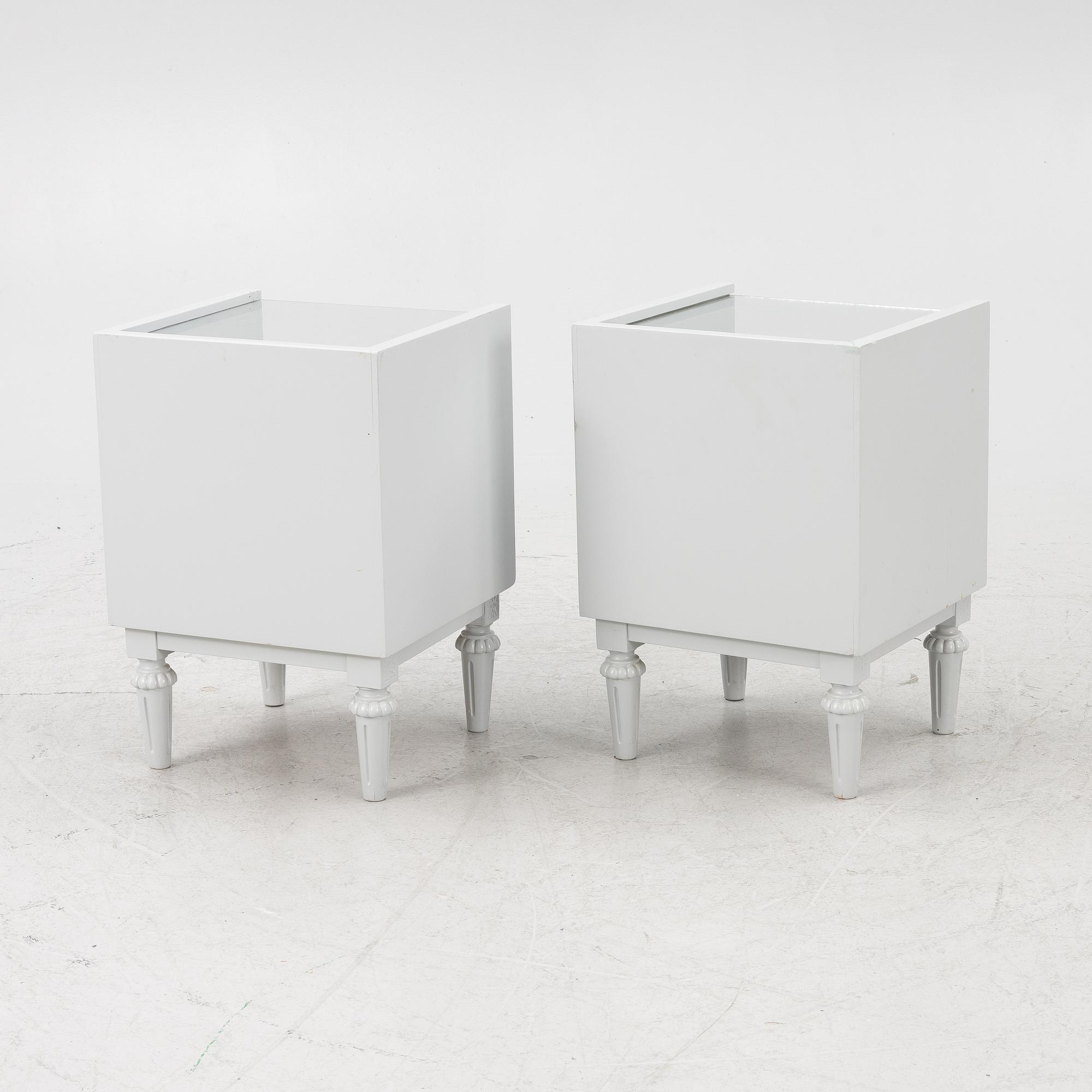 A pair of beside tables, 1920s/30s.