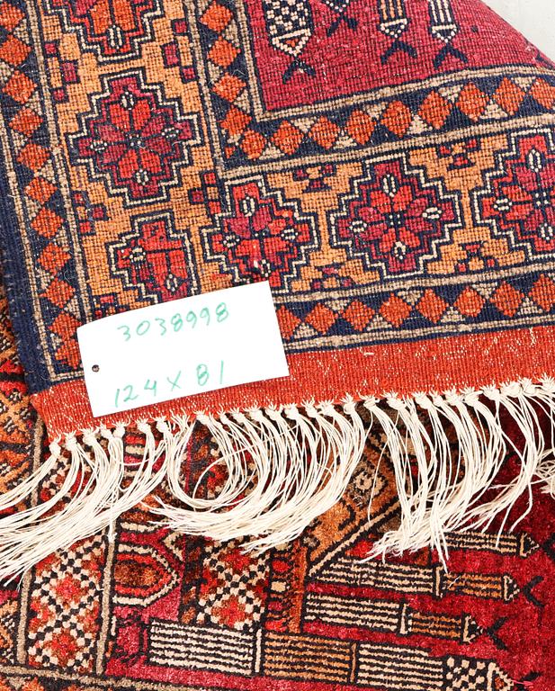 A silk Beluch rug, c. 124 x 81 cm.