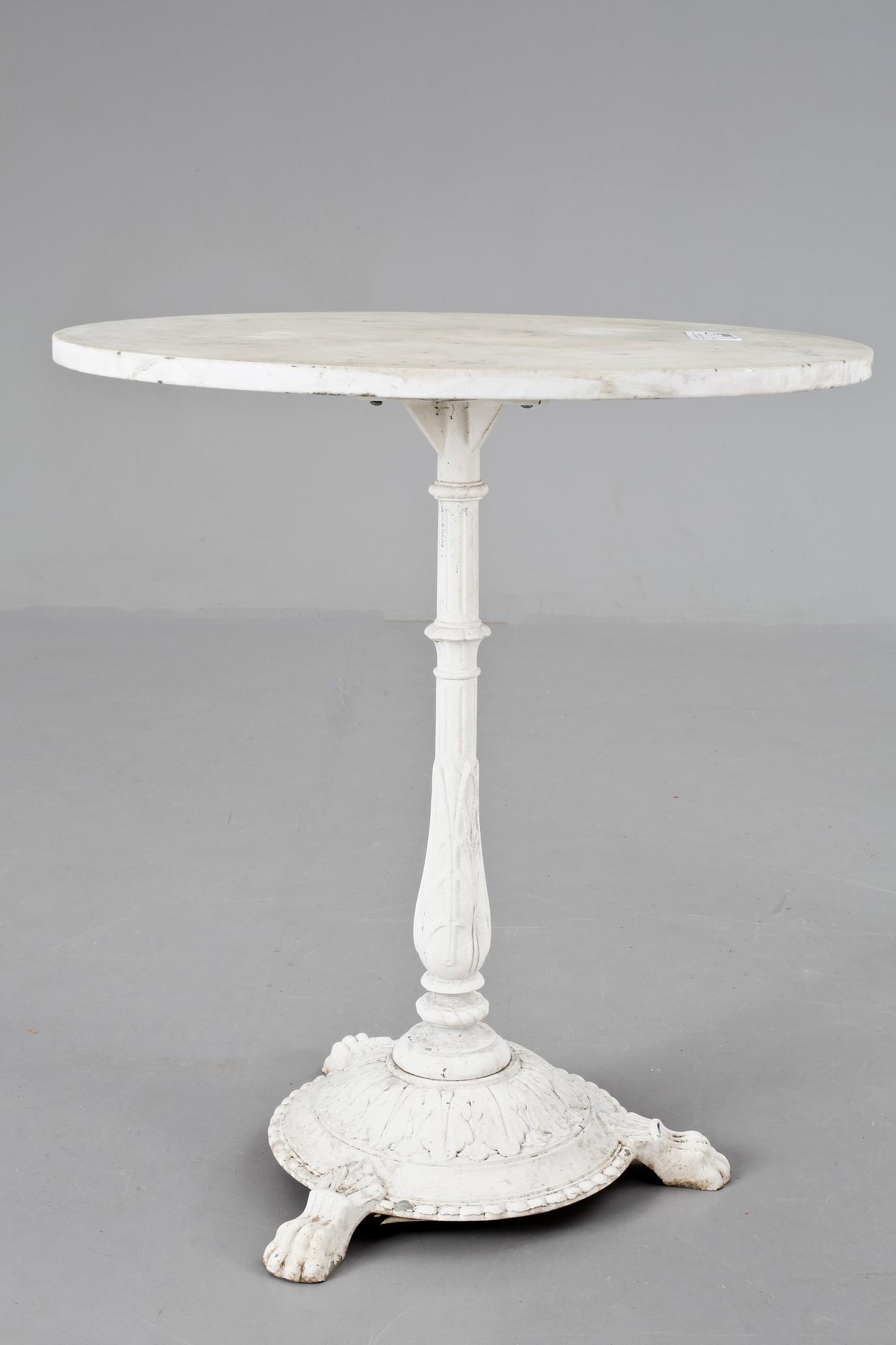 PARKBÄNK SAMT BORD, Byarum. 1900-talets andra hälft.