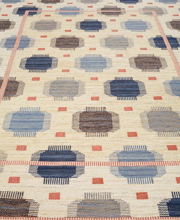 Märta Måås-Fjetterström, A CARPET, "Blå Plump", flat weave, ca 266,5 x 182 cm, signed AB MMF.