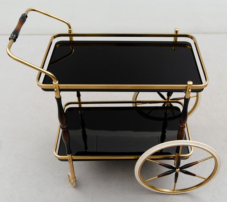 SERVERINGSVAGN, 1900-talets andra hälft.
