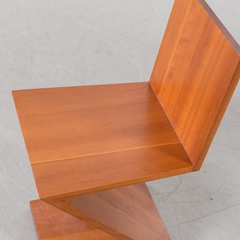 GERRIT RIETVELD, stol, "280 Zig Zag", Cassina, 1900-talets slut. Formgiven 1934.