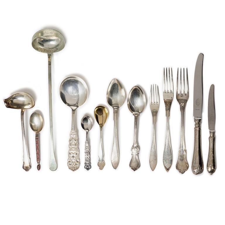 Bestick, 17 delar, silver, bl a serveringssked Th Marthinsen, Norge, kaffeskedar CG Hallberg mm.