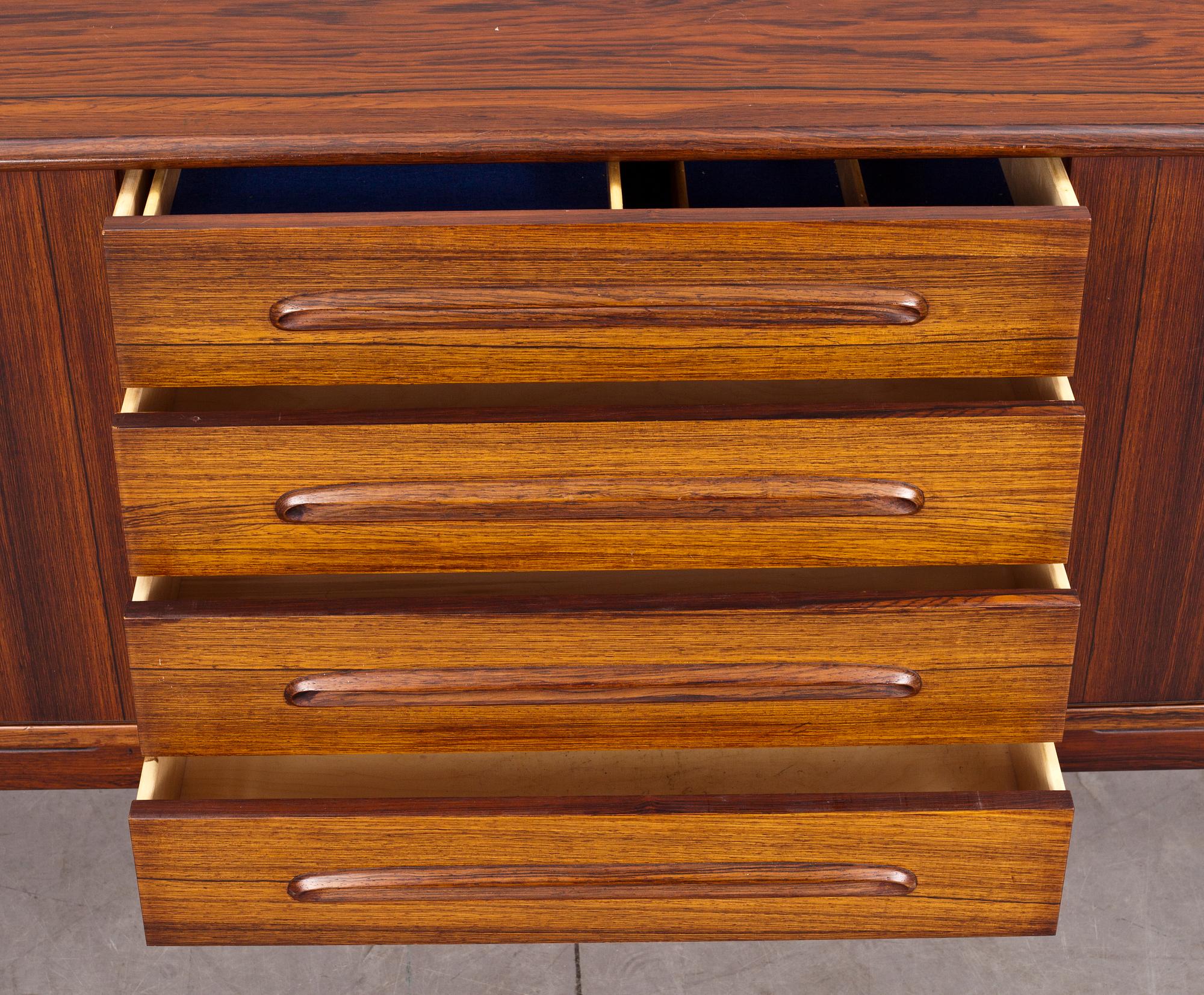 SIDEBOARD, Troeds, Bjärnum, 1900-talets andra hälft.