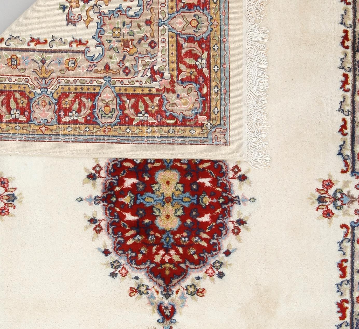 MATTA, orientalisk. Ca 245 x 175 cm.