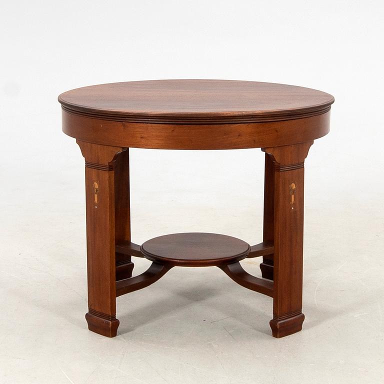 Table from the first half of the 20th century.