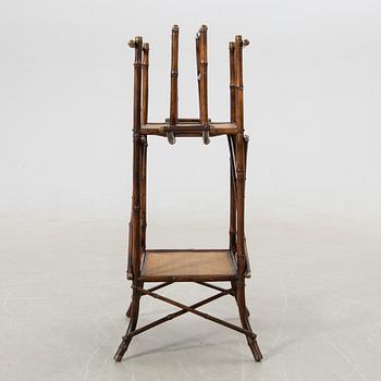 Tidningsställ, 1900-tal.