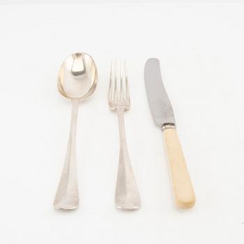 Josiah Williams & Co (David Landsborough Fullerton), cutlery 24 pcs silver London England early 20th century.