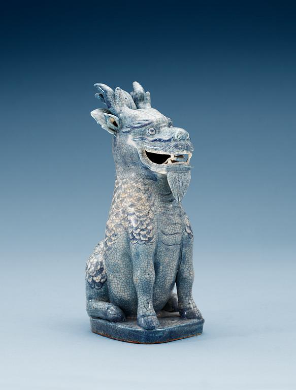 A blu Ge-glazed figurine of a Qilin, Qing dynasty, presumably 18th century.