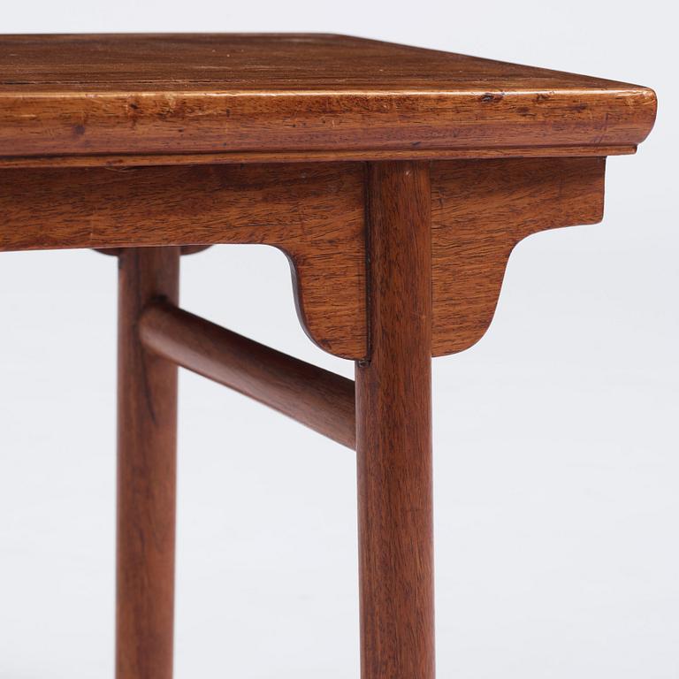 A small hardwood recessed-leg table, Qing dynasty, 17th/18th Century.