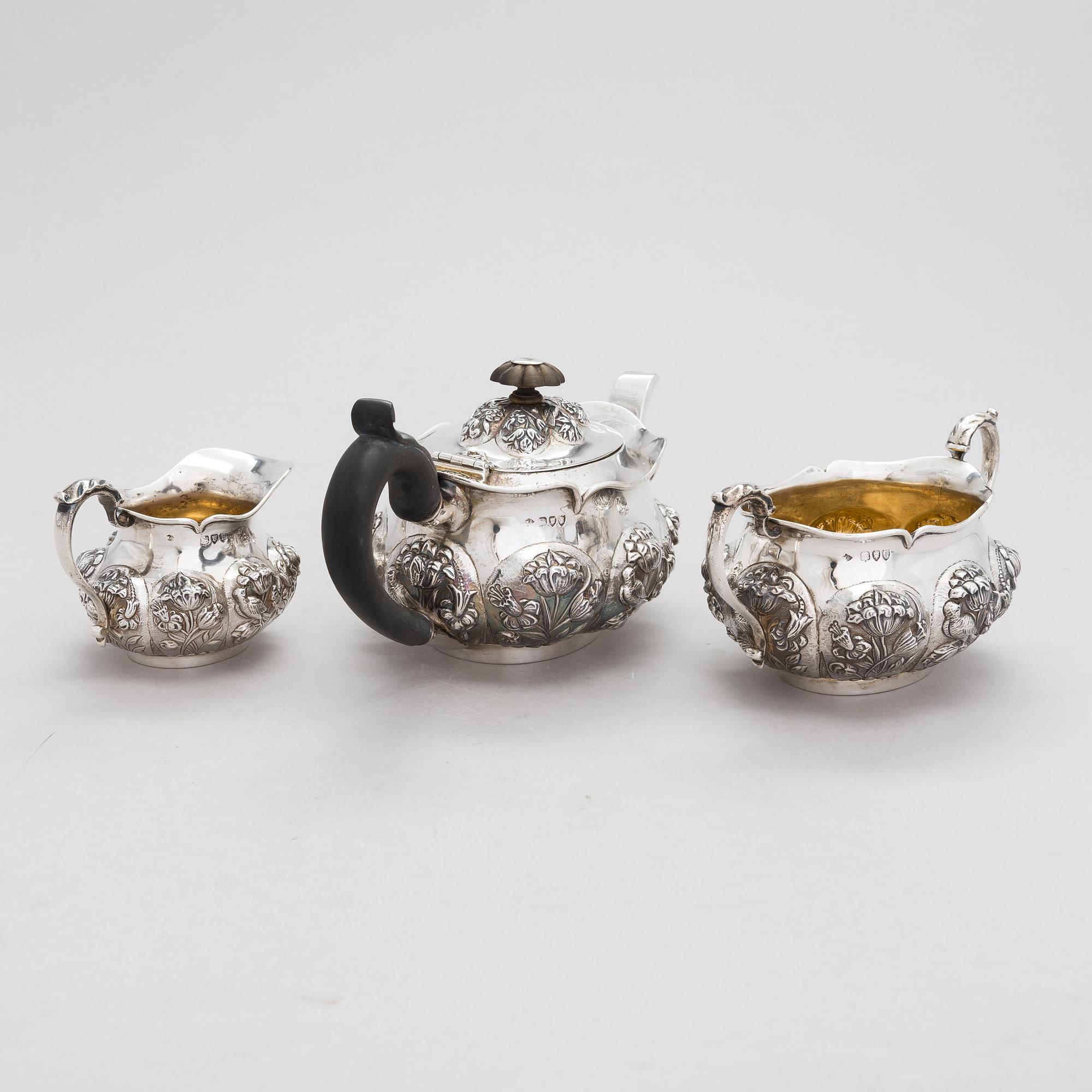 William Comyns & Sons, teekalusto, 3 osaa, sterlinghopeaa, Lontoo 1892.