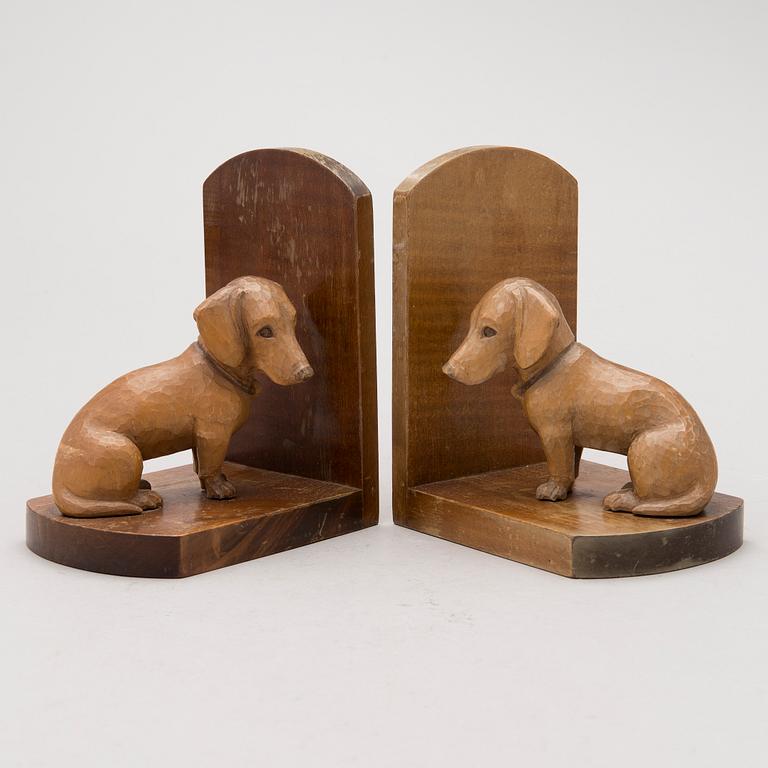 KIRJATUET, veistettyä puuta, Keskieurooppa, 1900-luvun puoliväli.