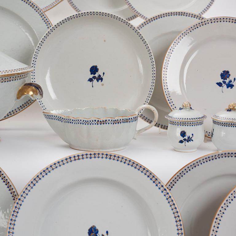 A Chinese Export dinner service, late 18th Century. (72 pieces).