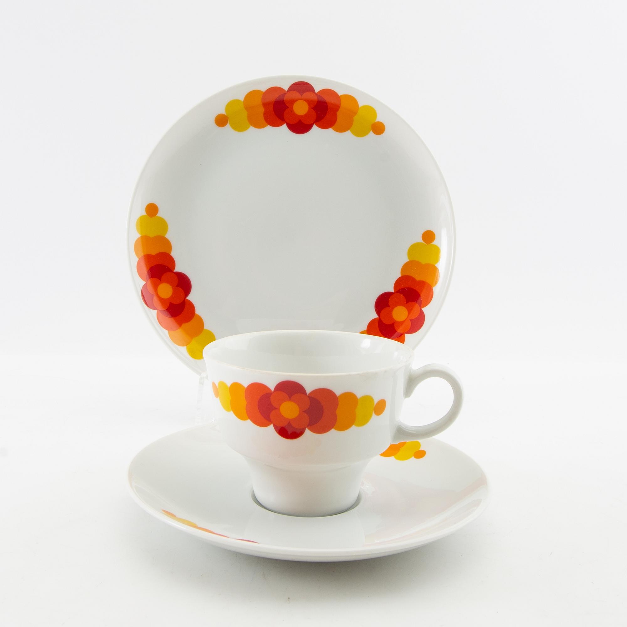 Service 16 pcs Eschenbad Germany second half of the 20th century porcelain.