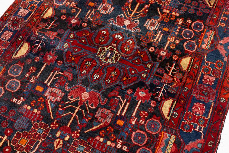 Matta, Nahavand, ca 250 x 160 cm.