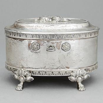 SOCKERSKRIN, silver, August Albrekt Paulsson, Stockholm, 1909. Vikt ca 571g.