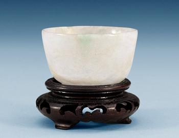 1322. A moon jade wine cup, 19th Century.