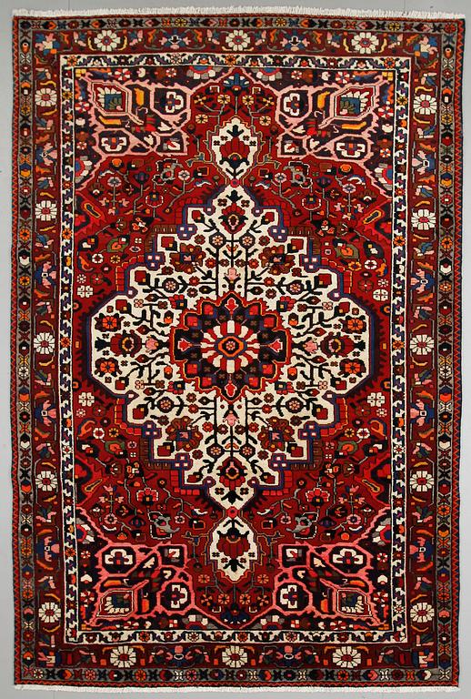 MATTA, Bachtiari, ca 330 x 215 cm.