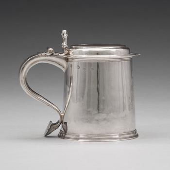 An English 17th century silver tankard, mark of John Jackson, London 1689.