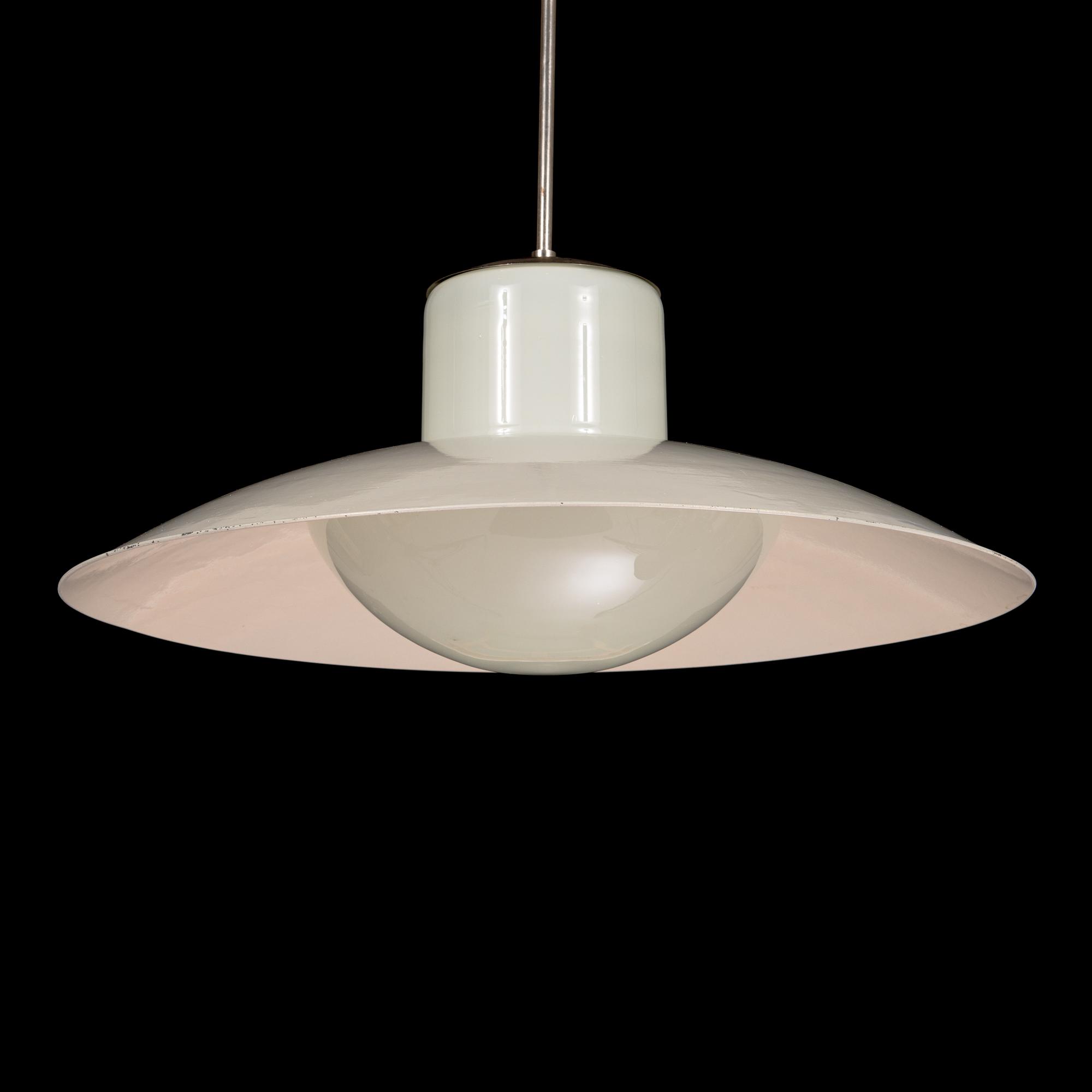 Paavo Tynell, A '1673' pendant lamp for Taito 1940.