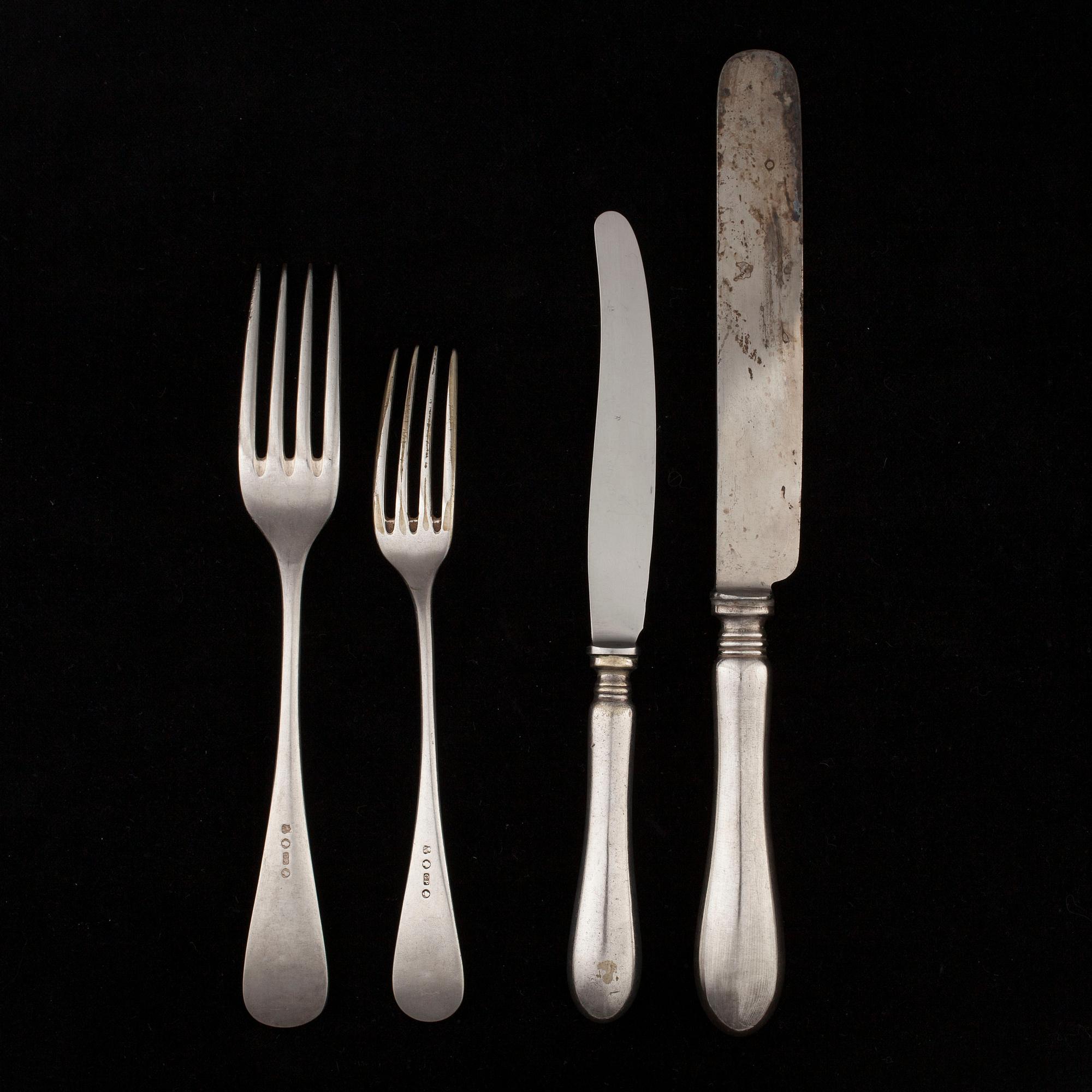 BESTICKUPPSÄTTNING, 45 delar, försilvrade, AK Aleksander Katch (Александр Качъ) S:t Petersburg sekelskiftet 1800/1900.