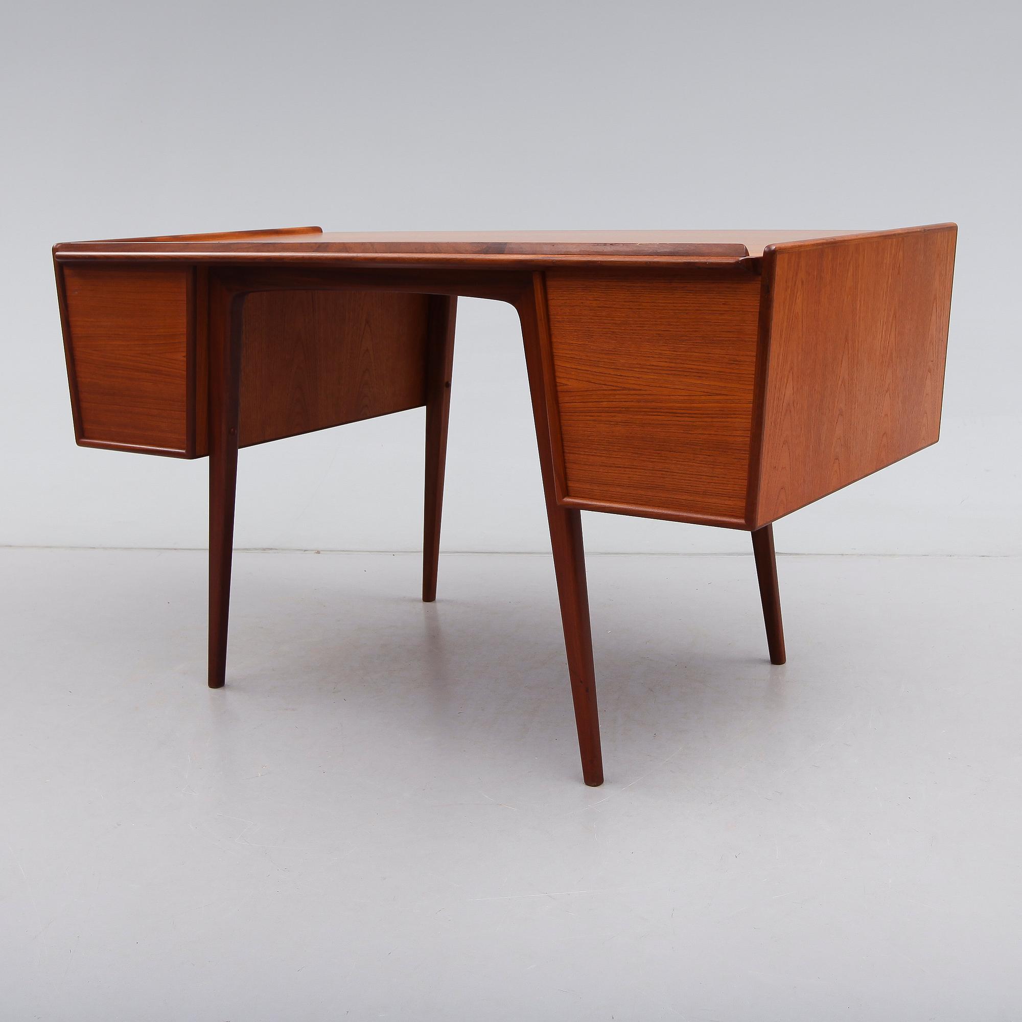 SKRIVBORD, "Pl. Uddebo", Svante Skogh, AB Möbelfabriken Balder, Vaggeryd, 1950-tal.