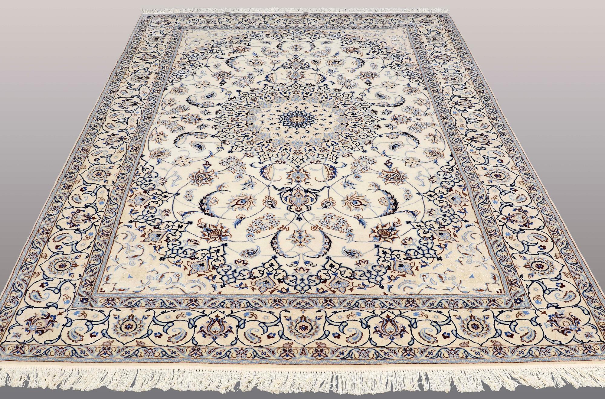 A CARPET, Nain part silk, s.k 9LAA, ca  303 x 202 cm.
