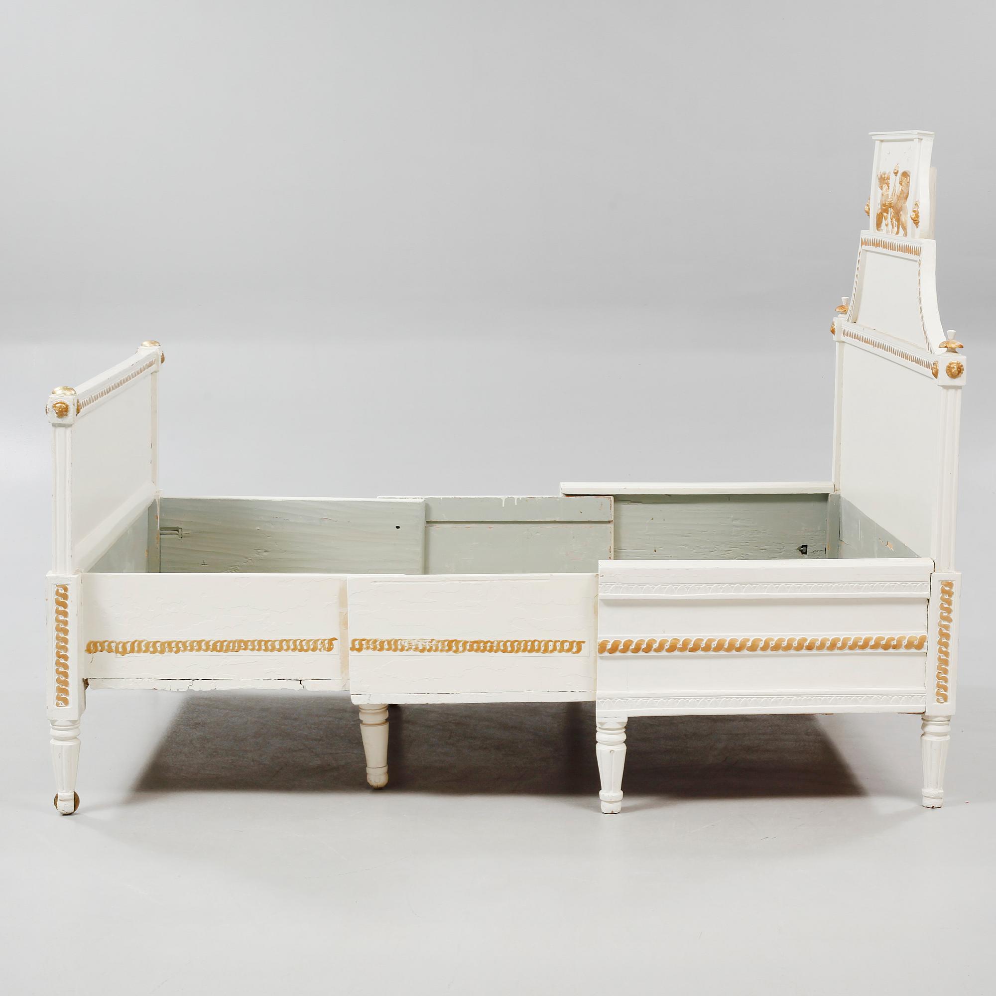 A late gustavian bed, around the year 1800.