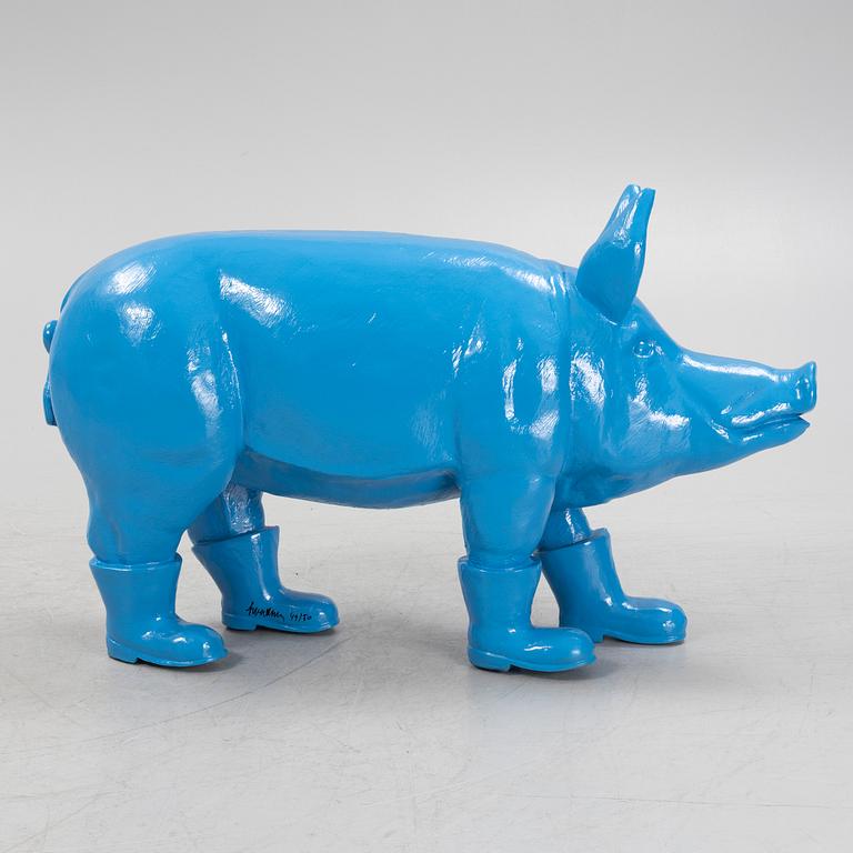 William Sweetlove, sculpture, resin, 2007, signed 49/50.