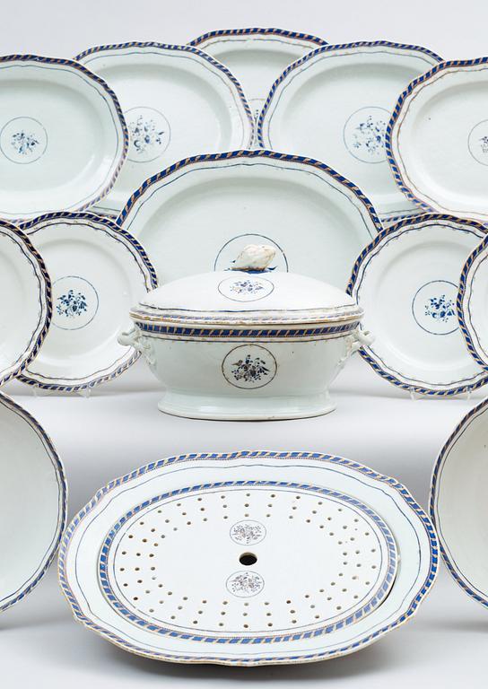 SERVIS, 101 delar, kompaniporslin. Qing dynastin, Jiaqing (1796-1820).