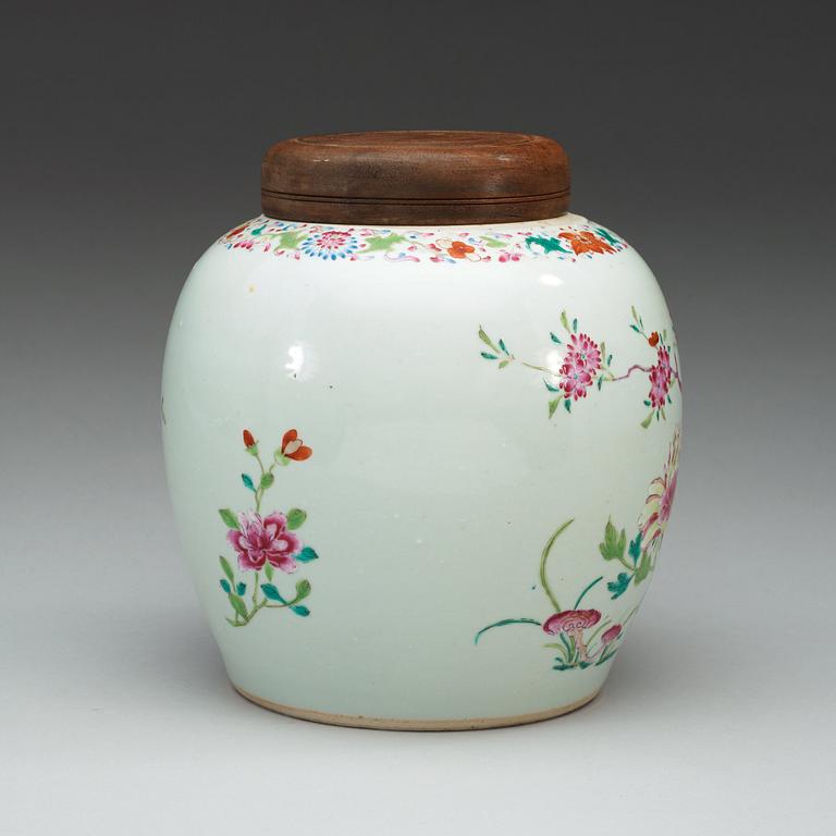 A famille rose jar, Qing dynasty, Qianlong (1736-95).