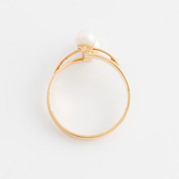 Ring, 18K guld med två pärlor.