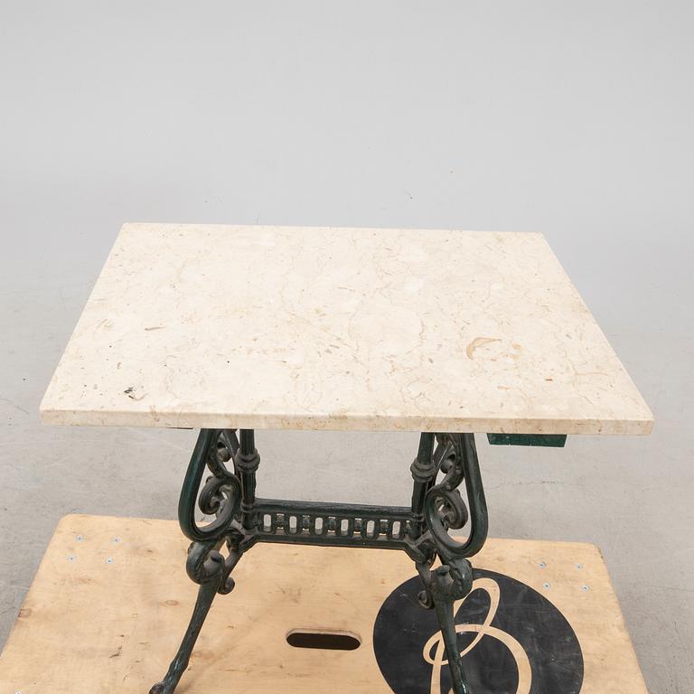 Trädgårdsbord samt stolar 3 st 1900-talets första hälft.