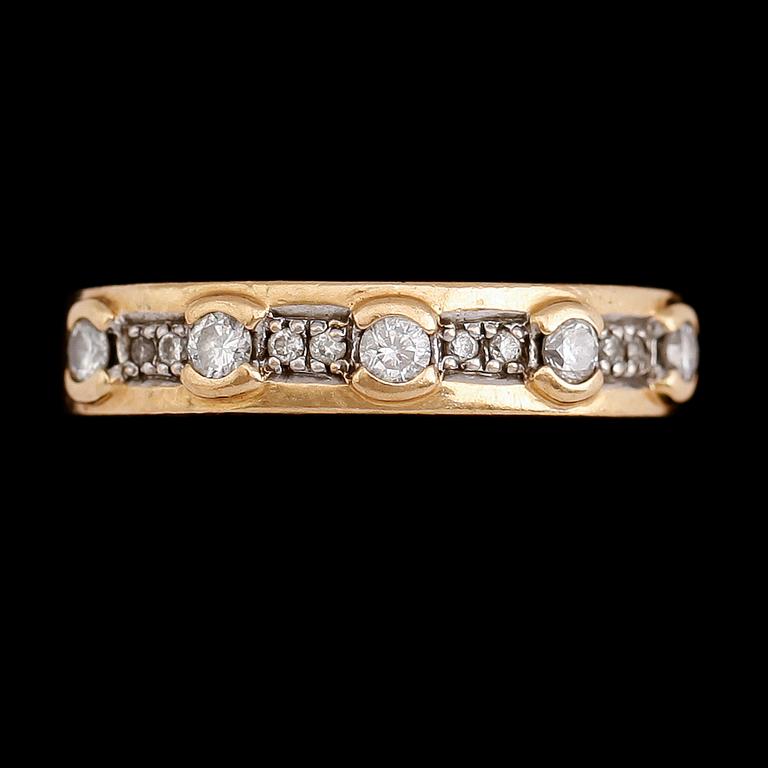 RING, 18 k guld och diamanter 0.25 ct. Vikt ca 4 g.