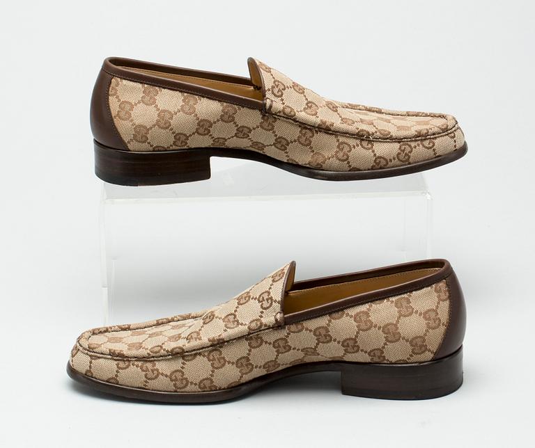 SKOR, Gucci.