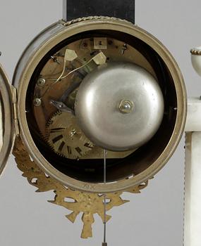 BORDSPENDYL, Louis XVI-stil, 1900-tal.